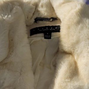 Laundry by Shelli Segal white coat fur trim